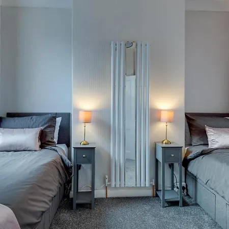 Sandy House * Scarborough