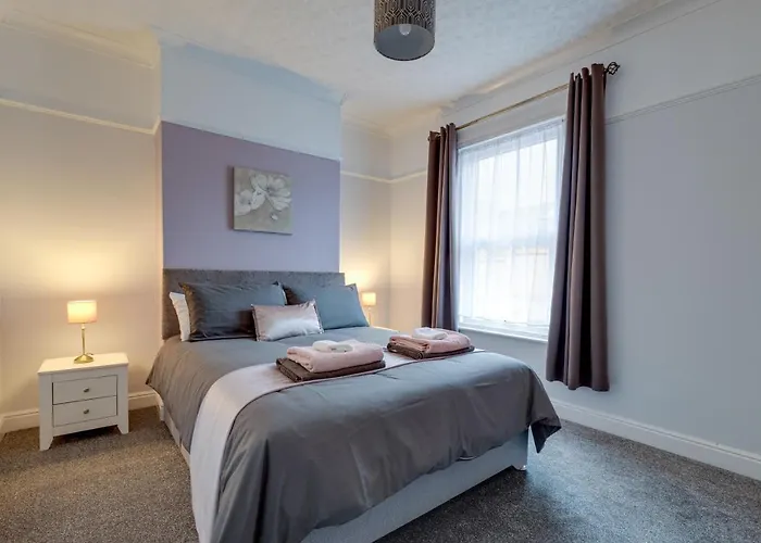 Sandy House * Scarborough